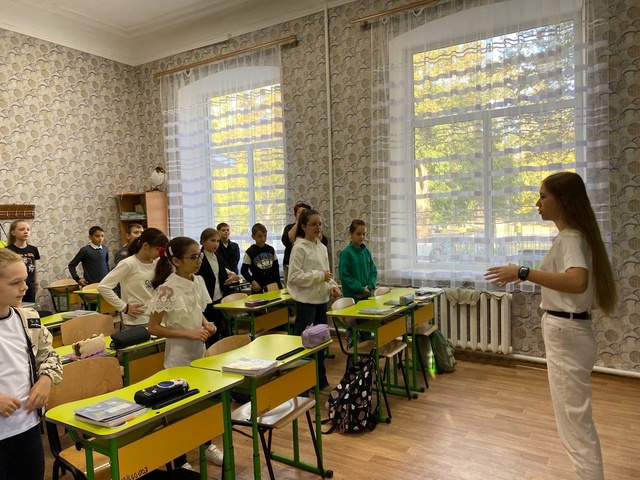 Общешкольная утренняя зарядка.